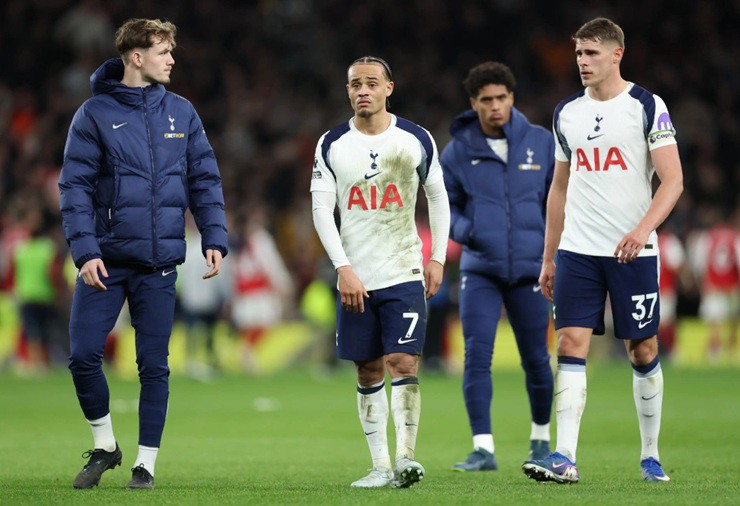 Tottenham nguy cơ xuống hạng: Khủng hoảng bủa vây, cần làm gì để tránh thảm họa? - 2