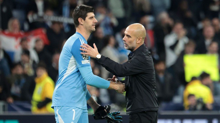 Man City lại gặp Real: Pep Guardiola thấy kỳ lạ, nói về nhánh "tử thần" - 1