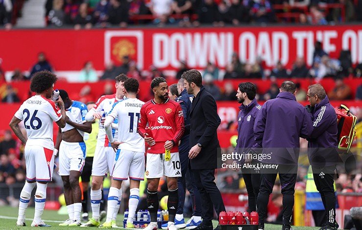 Carrick đau đầu vì "bài toán số 10" ở MU, vấn đề Amorim chưa từng gặp - 2