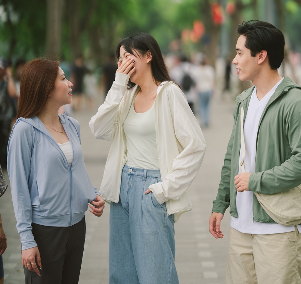 Từ món đồ “mặc cho có” đến bí quyết chọn đúng: Áo chống nắng đang bước vào cuộc sàng lọc mới - 2