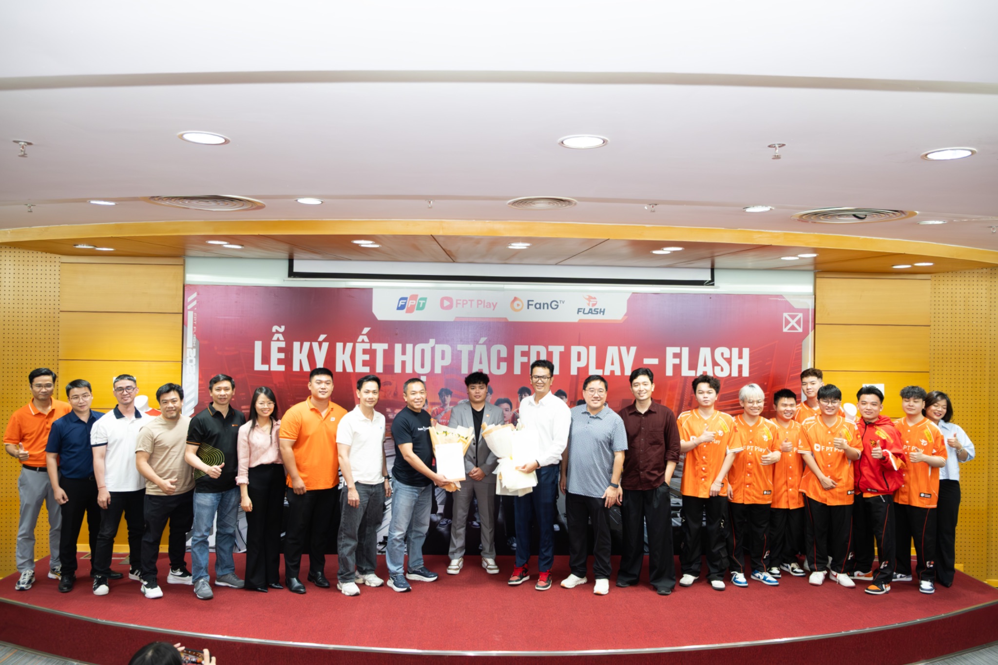 FPT Play và Team Flash tiếp tục hợp tác năm thứ 3, cùng đẩy mạnh chiến lược eSports - 1
