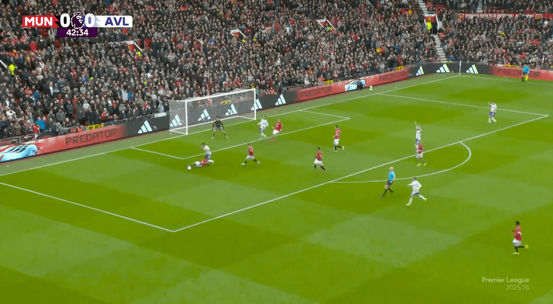 Yoro phát triển vượt bậc nhờ Carrick: Trên đường trở thành "Ferdinand mới" của MU - 3