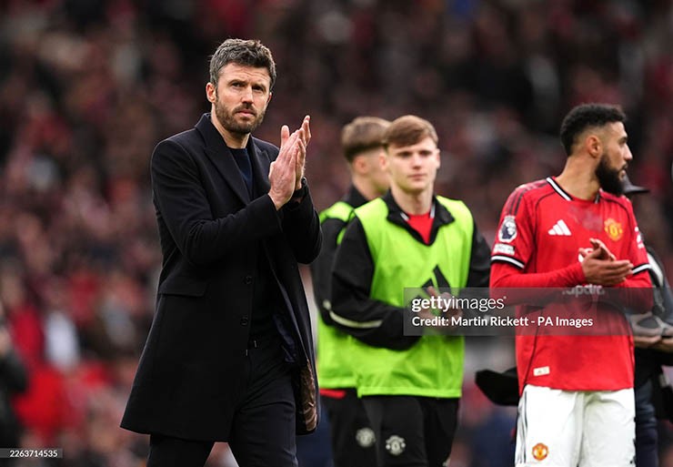 Carrick lộ "gót chân Achilles", MU cần khắc phục ngay điểm yếu này - 2