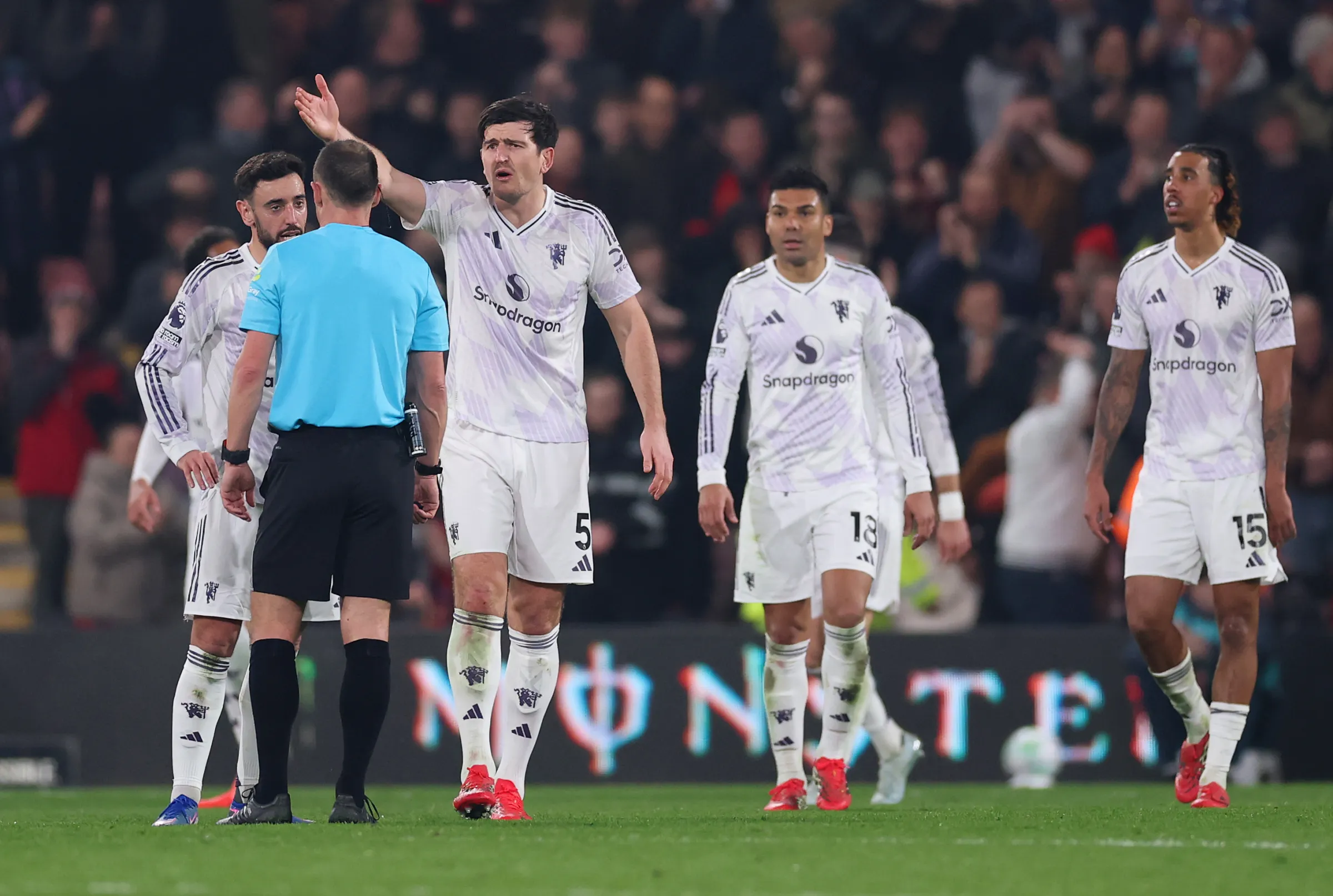 Carrick lộ "gót chân Achilles", MU cần khắc phục ngay điểm yếu này - 1