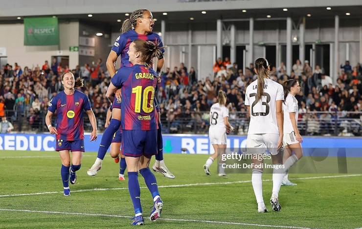 Video bóng đá nữ Real Madrid - Barcelona: Hủy diệt "set tennis" (Cúp C1) - 1