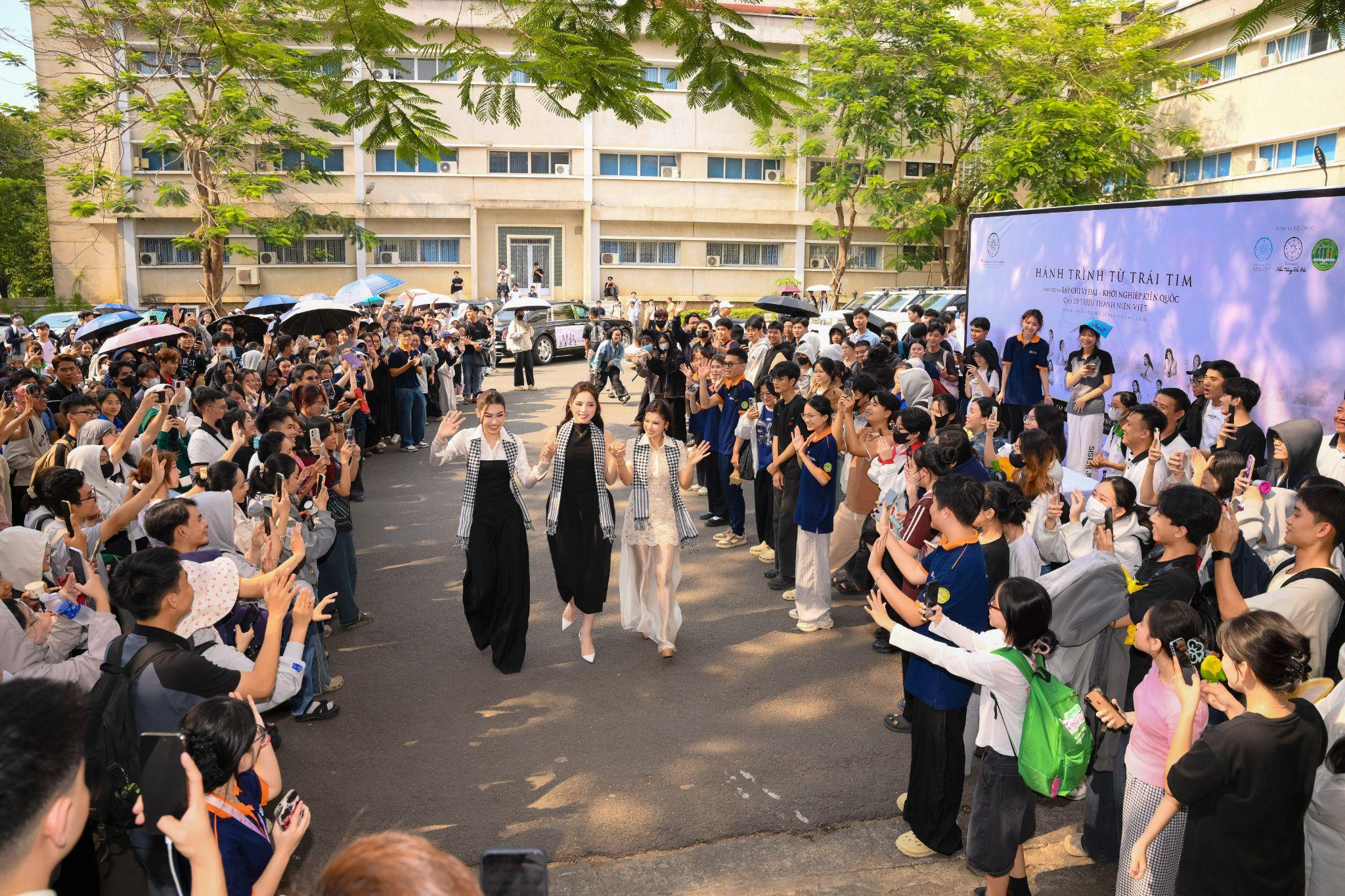 Các nghệ sĩ trẻ đồng hành cùng Hành trình Từ Trái Tim, lan tỏa chí lớn cho thế hệ mới - 9