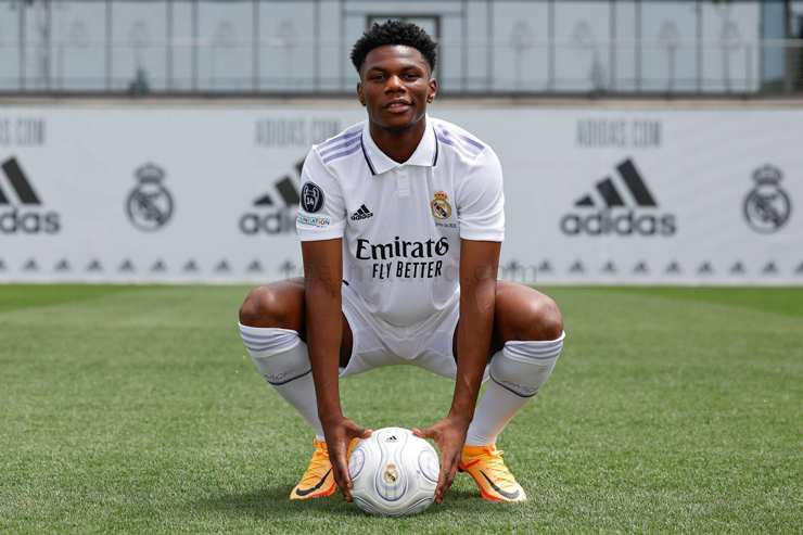 Real Madrid nhắm Jude Bellingham, Dortmund &#34;hét giá&#34; 100 triệu euro dằn mặt - 1