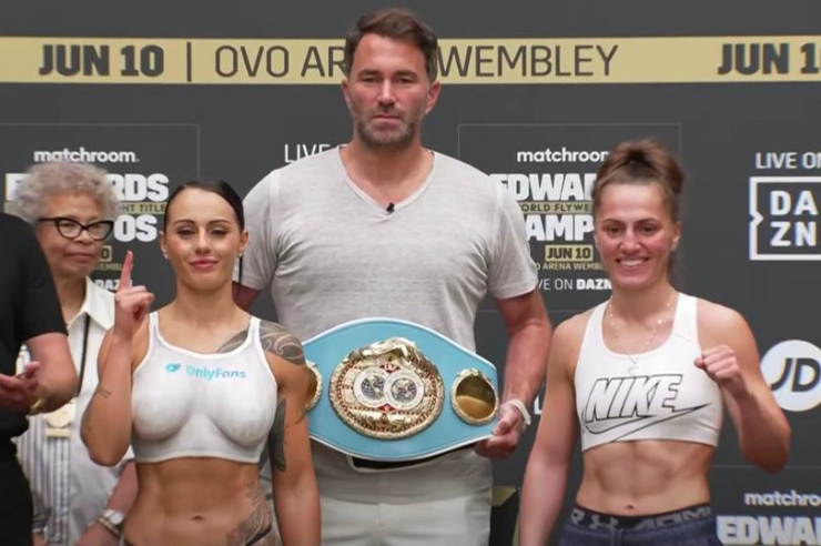 Nữ võ sỹ chỉ vẽ sơn lên người làm fan &#34;ngẩn ngơ&#34;, khán giả Thái Lan đấm Tyson Fury - 1