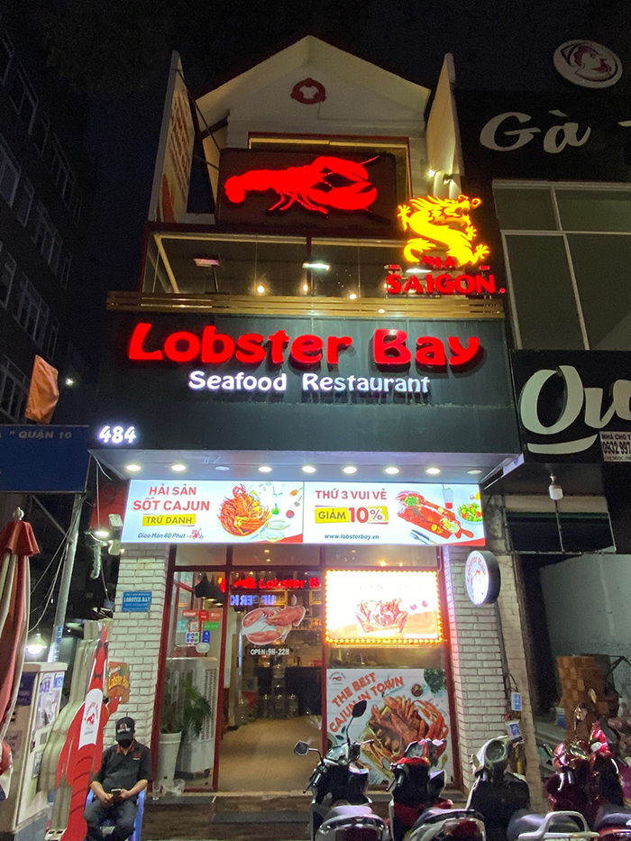 Tôm hùm Alaska và sốt Cajun trứ danh tại Lobster Bay - 2