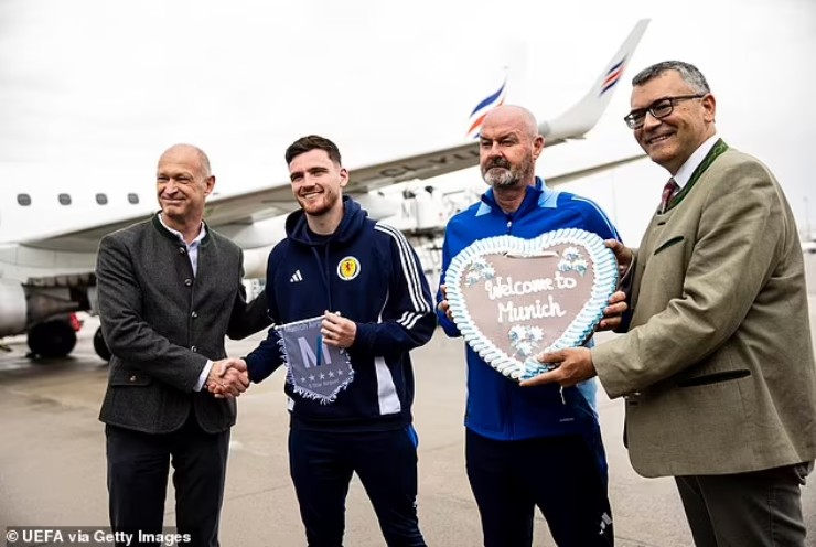 EURO 2024 cận kề: Cảnh sát Đức lo bợm nhậu náo loạn, 200.000 fan Scotland kéo đến - 1