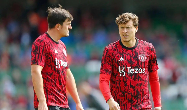 MU gia cố hàng thủ: SAO Bayern "bật đèn xanh", Lindelof - Maguire khó ở lại - 2