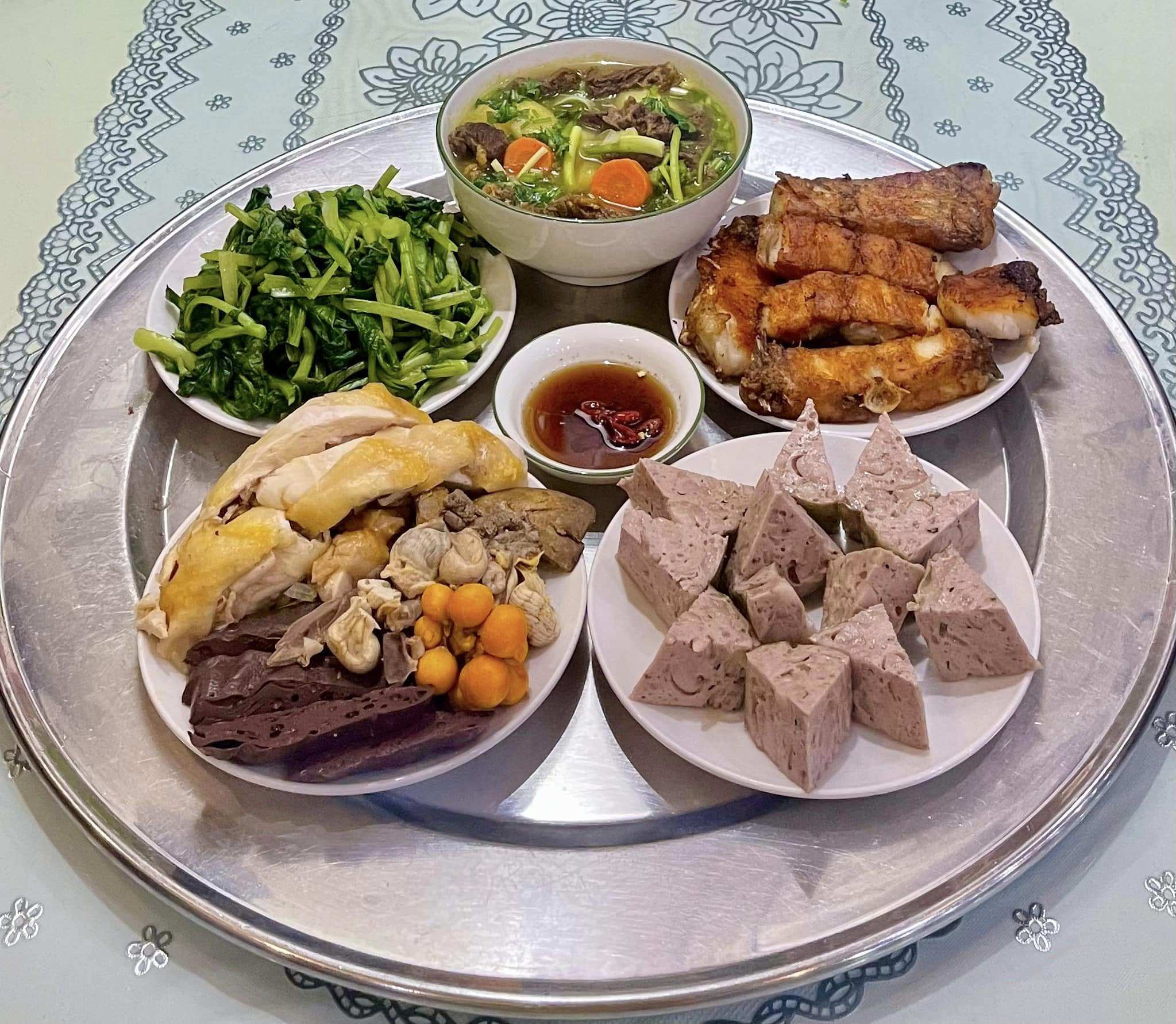 Những mâm cơm giản dị khiến ai nhìn thấy cũng thèm cơm nhà - 1