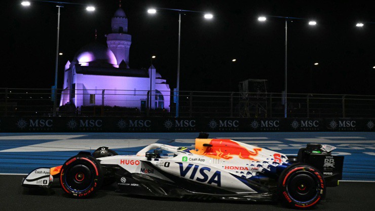 Đua xe F1, Saudi Arabian GP: Verstappen xuất sắc đánh bại McLaren trong cuộc chiến giành pole - 3