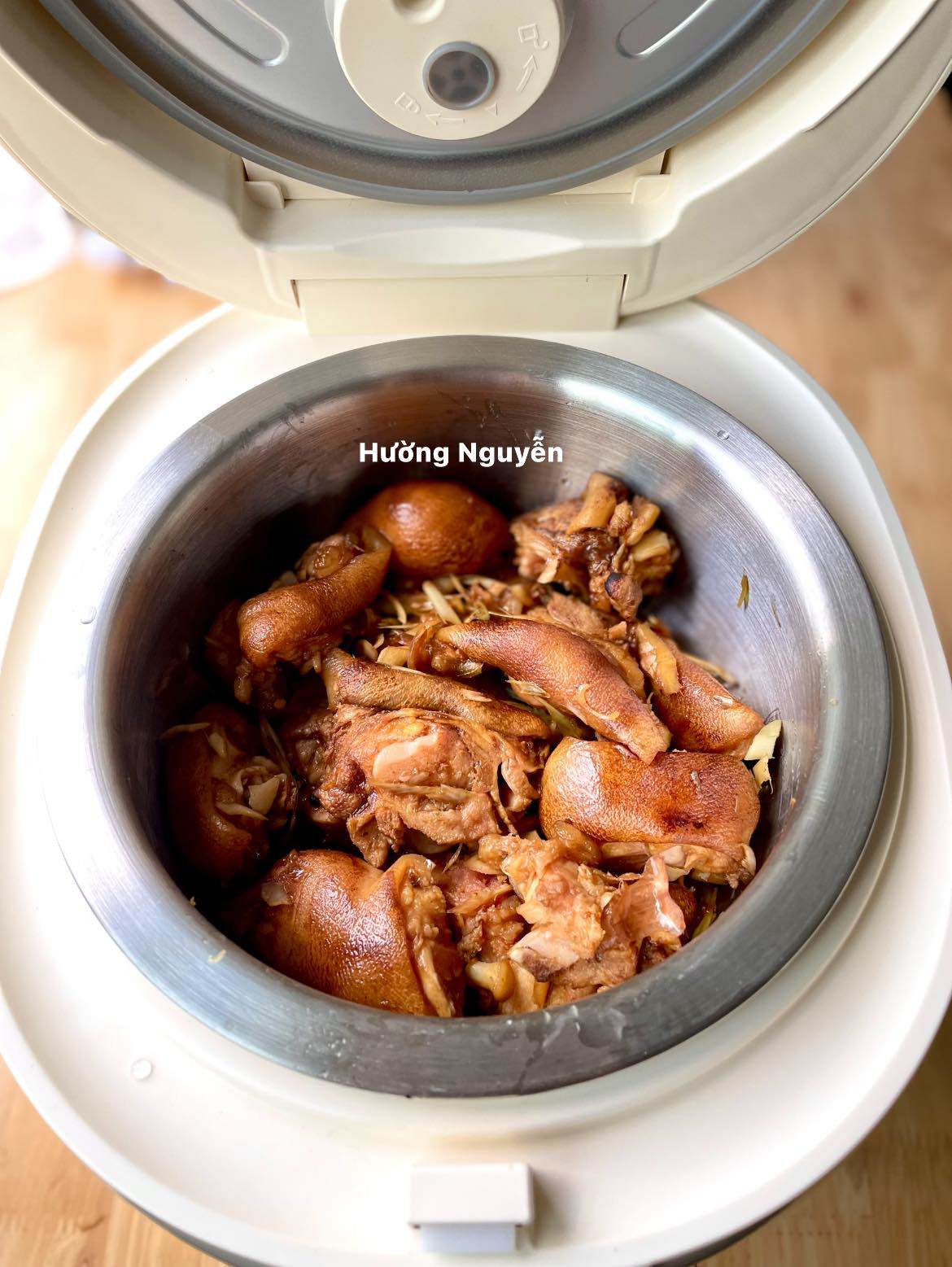 Chân giò heo hầm với thứ này làm mồi nhậu hay ăn cùng cơm đều tuyệt ngon - 3