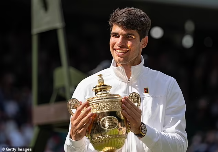 Alcaraz bỏ qua "khuôn mẫu, giáo điều": Tiệc tùng liền 3 ngày, vẫn hạ Djokovic - 2