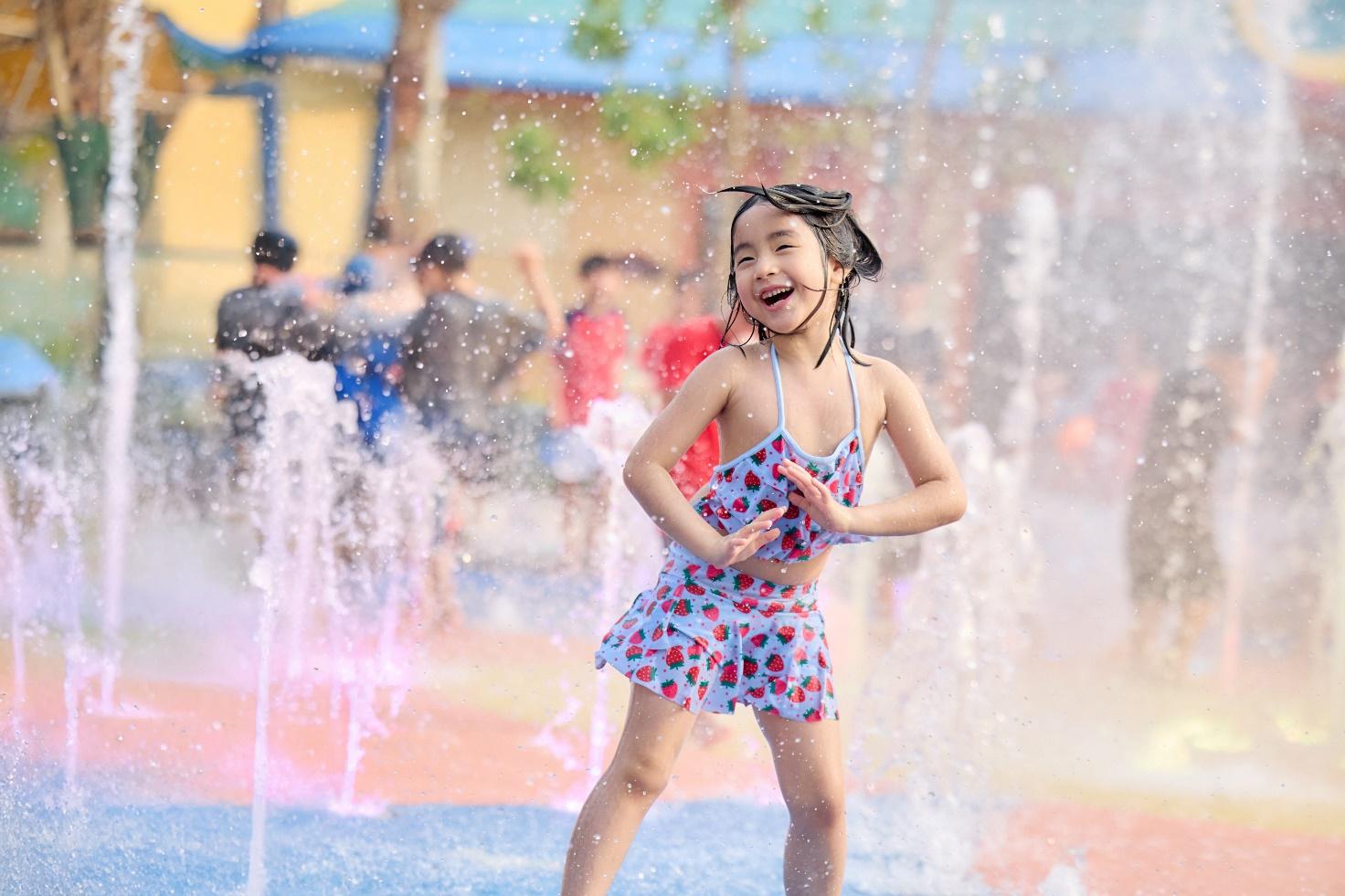 Công viên nước Sun World Ha Nam sôi động ngày mở cửa với hàng ngàn lượt khách - 10