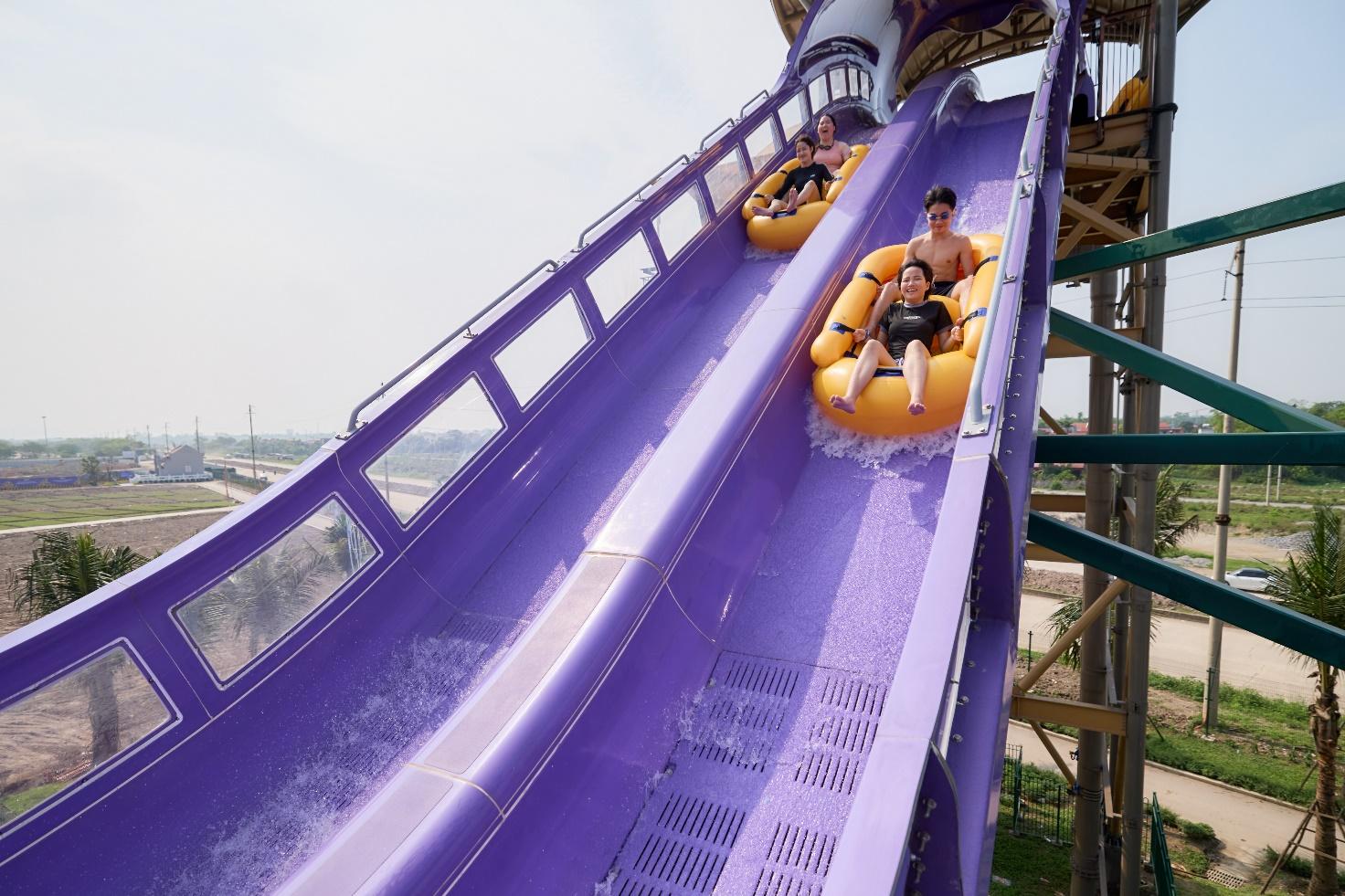 Công viên nước Sun World Ha Nam sôi động ngày mở cửa với hàng ngàn lượt khách - 5
