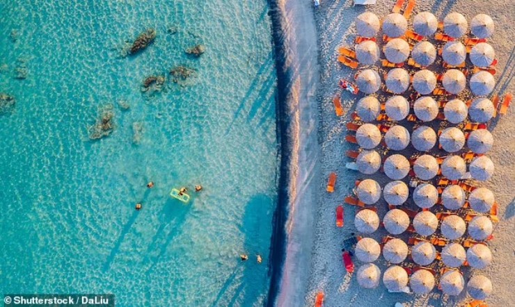 Bãi biển hồng được mệnh danh là “Maldives của châu Âu” - 3