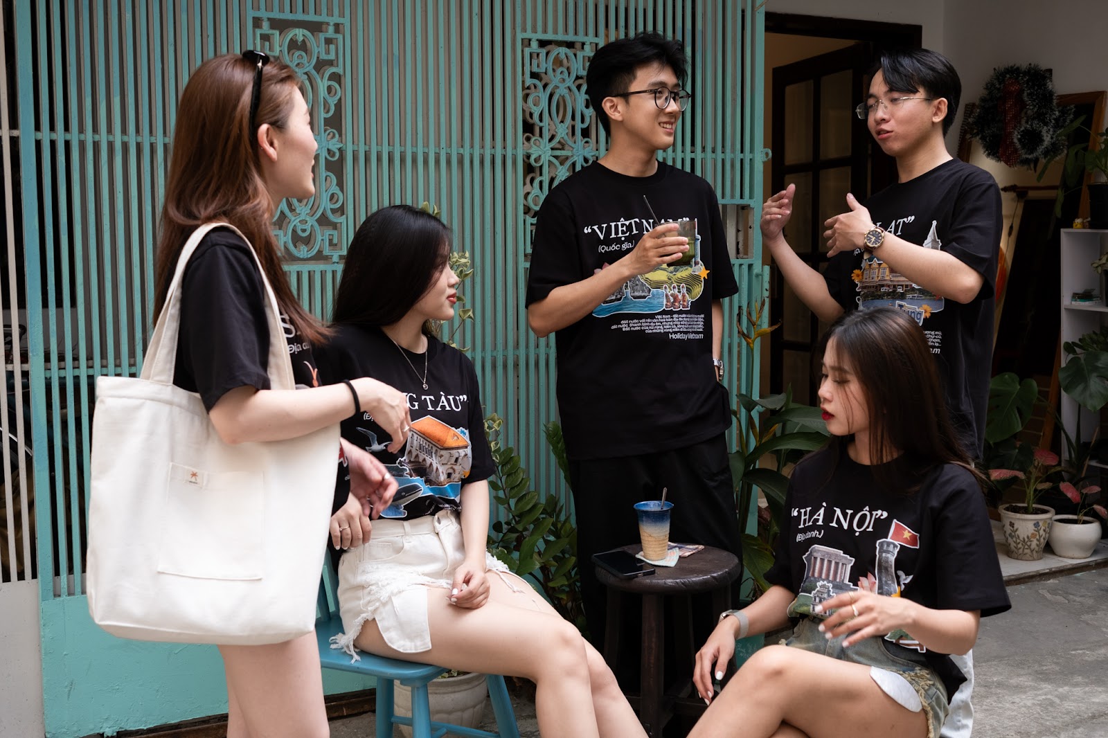 Khi thời trang trở thành “tuyên ngôn” yêu nước - 3