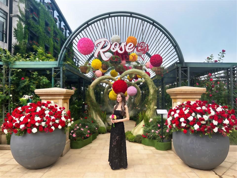 Lạc bước giữa thiên đường hoa hồng tại Sun World Ba Na Hills - 1