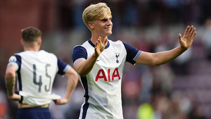 Tin mới nhất bóng đá tối 18/5: HLV Alonso muốn có sao trẻ của Tottenham - 1
