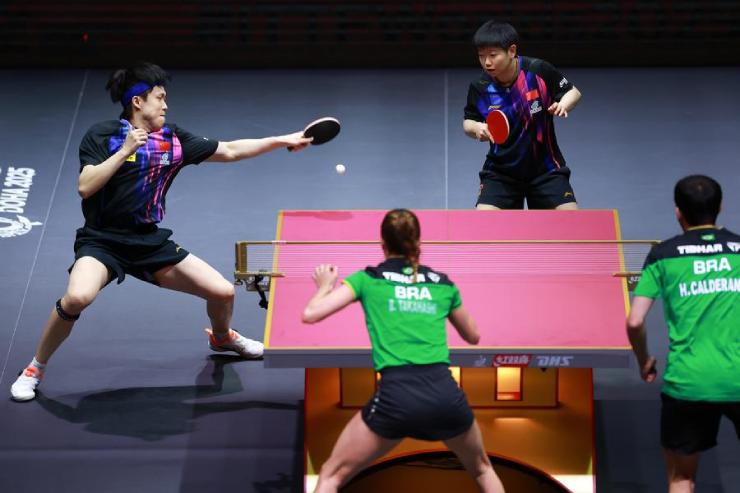 SAO bóng bàn phẫn nộ vì bị giẫm gãy vợt ở Olympic, rách vợt giải thế giới - 2