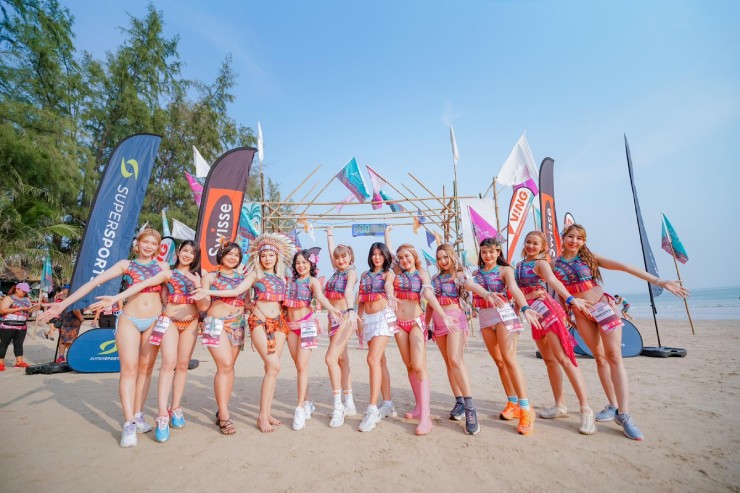 "Hoa mắt" giải bikini marathon Thái Lan: Dàn nữ thổ dân xinh đẹp mặc áo tắm - 1