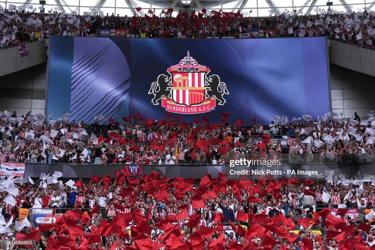 Sunderland trở lại Ngoại hạng Anh sau 9 mùa: Chờ màn trình diễn của em trai Bellingham - 3