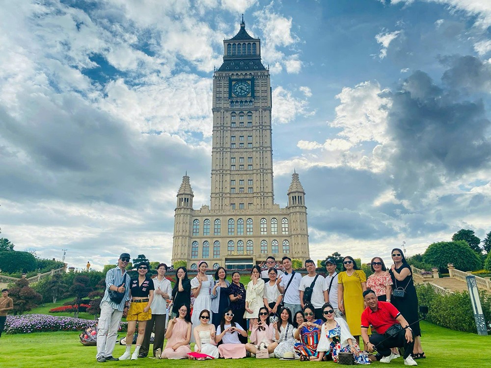 Top 3 tour quốc tế đáng đi trong năm 2025: Có cái tên bạn sẽ không ngờ tới - 4