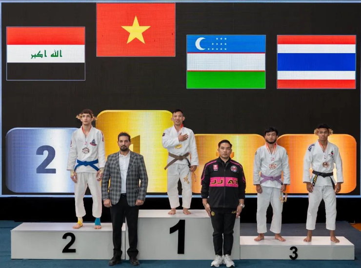 Đào Hồng Sơn vô địch xong jujitsu châu Á, bơi vào "bể cá mập" ở MMA Việt Nam - 1