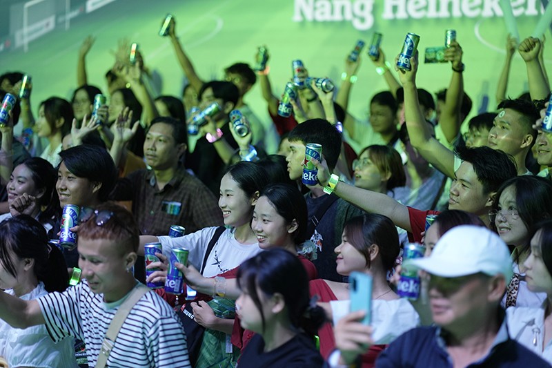 Heineken khuấy động đam mê cùng trái bóng: Trải nghiệm UEFA Champions League “siêu thực” ngay tại Việt Nam - 4