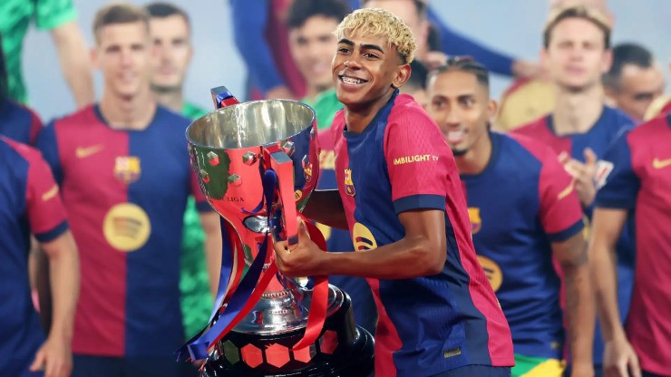 Barcelona đón tin "sét đánh": Nguy cơ bị trừ điểm ở Cúp C1 mùa tới - 1