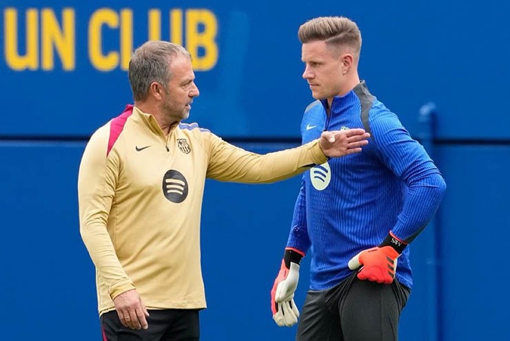 Barca có biến: Đội trưởng Stegen "tuyên chiến" HLV Flick & ban lãnh đạo - 1