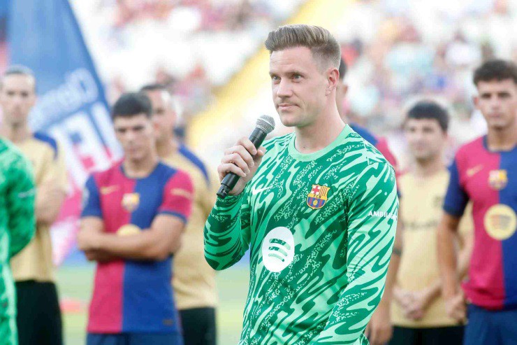 Barcelona nổi "sóng ngầm", đội trưởng Ter Stegen đòi 42 triệu euro chuộc thân - 2