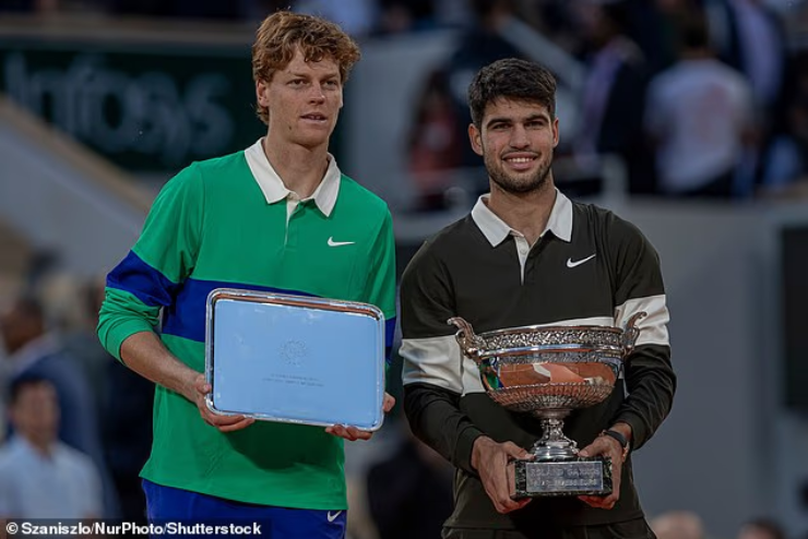 Sinner mất cúp Roland Garros, có được bạn gái cũ của con trai Schumacher? - 4