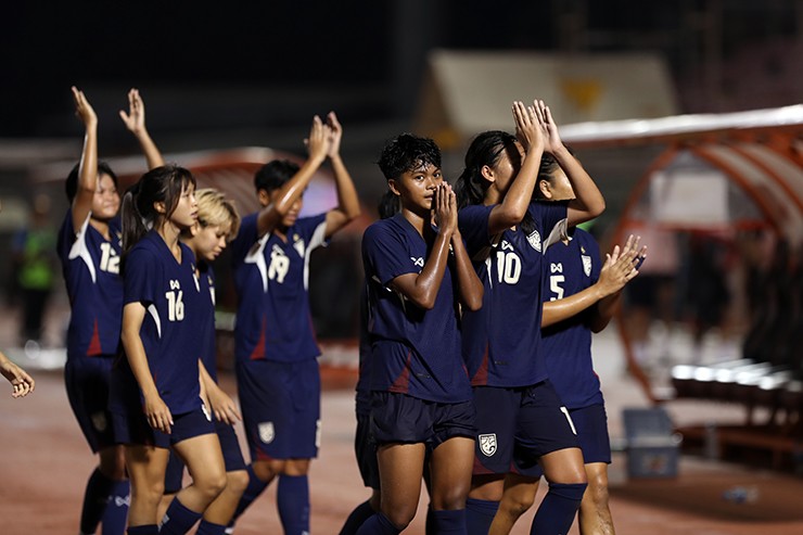 Tuyển thủ U19 nữ Việt Nam bật khóc sau lần thứ 4 liên tiếp thua chung kết Đông Nam Á - 3