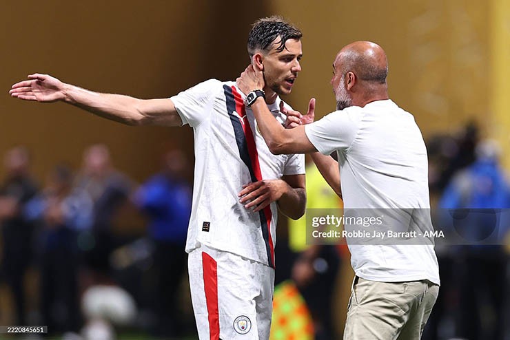 Man City thắng đậm đội bóng châu Á: HLV Guardiola nói gì về sao trẻ Echeverri? - 1