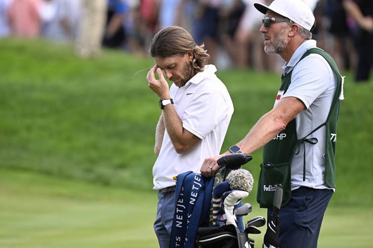 Kịch tính giải golf Travelers Championship: Bradley đánh bại vua về nhì Tommy Fleetwood - 1