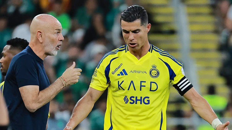 Đội Ronaldo chính thức "trảm tướng": Lộ diện thầy mới của CR7 - 1