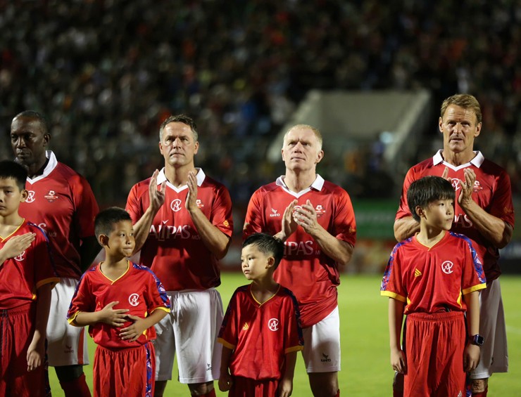 Kết quả bóng đá Việt Nam All Stars - Huyền thoại MU: Michael Owen rực sáng, "đại tiệc" 6 bàn - 3