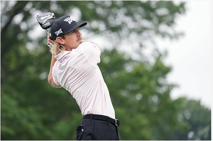 Golfer Jake Knapp lập kỷ lục, thăng hạng chóng mặt tại vòng 2 Rocket Classic - 1