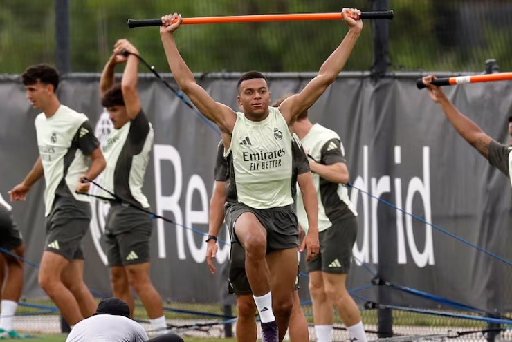 Real buồn vui lẫn lộn: Mbappe trở lại đấu Juventus, "Vua chấn thương" rời Club World Cup - 1