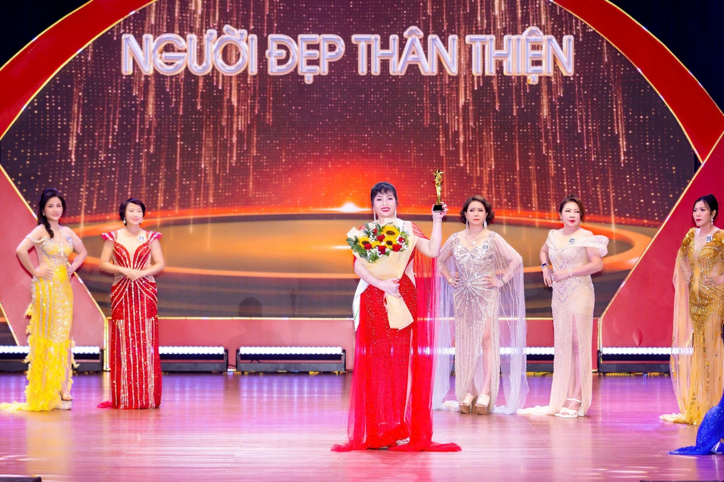 Người đẹp Hoàng Thị Lụa tỏa sáng với danh hiệu Hoa hậu Tài năng Asean 2025 - 3