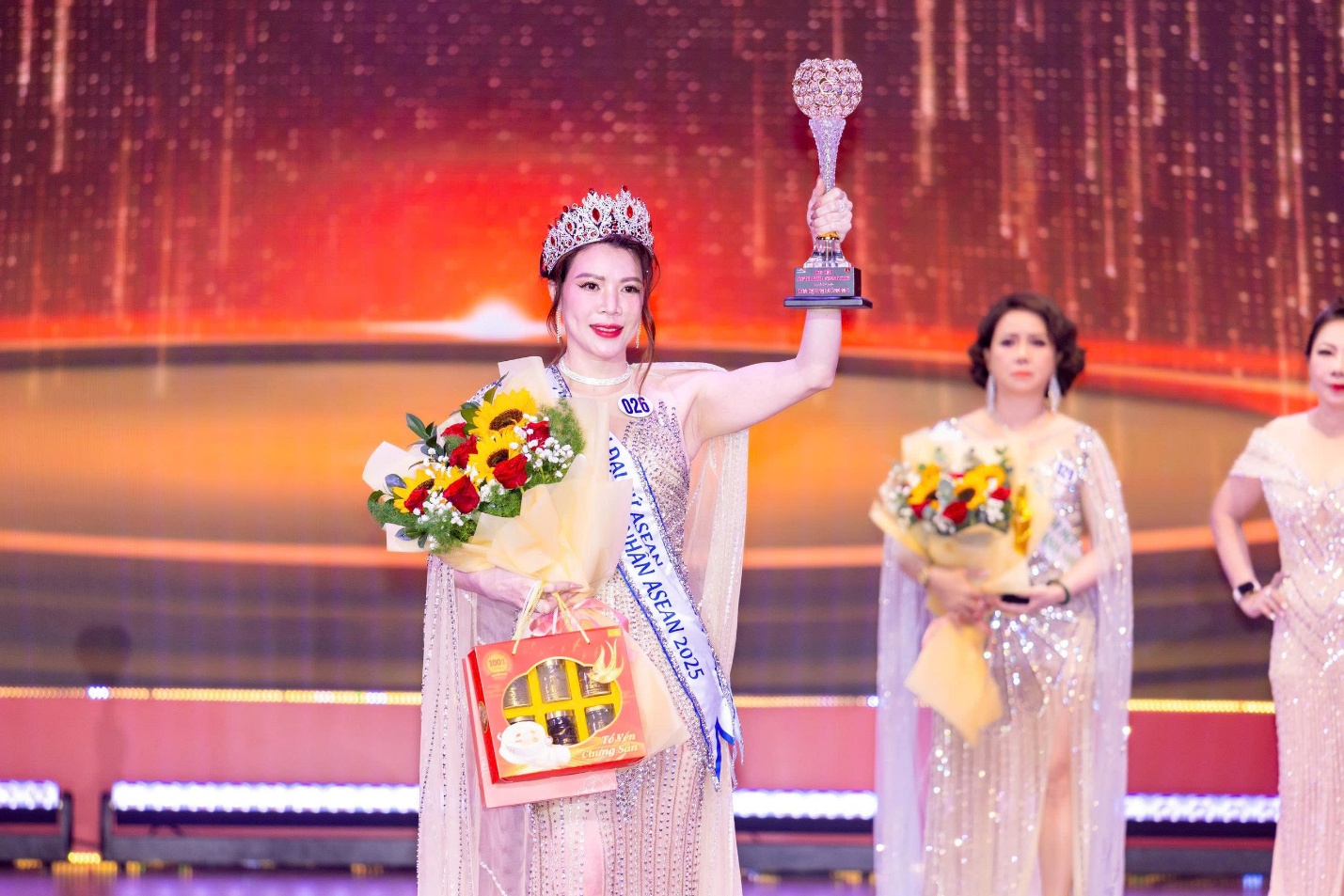 Vinh danh Hoa hậu Đại sứ Asean 2025: Hành trình của nhan sắc và trách nhiệm cộng đồng của nữ doanh nhân Mai Thị Nhung - 5