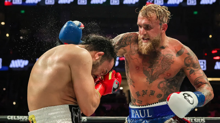 Jake Paul sau khi thắng Mike Tyson lại áp đảo Julio, có võ sĩ bị điện giật trên sàn đấu - 1