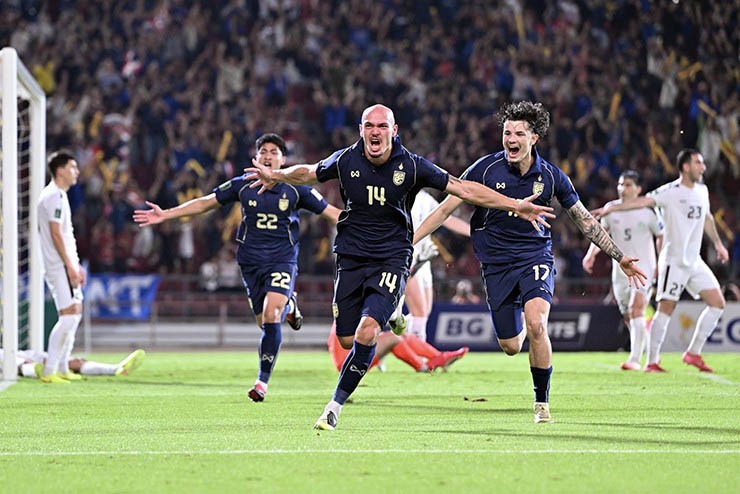 Bị Việt Nam áp sát trên bảng xếp hạng FIFA, Thái Lan lo sốt vó giữ ngôi số 1 ĐNÁ - 1