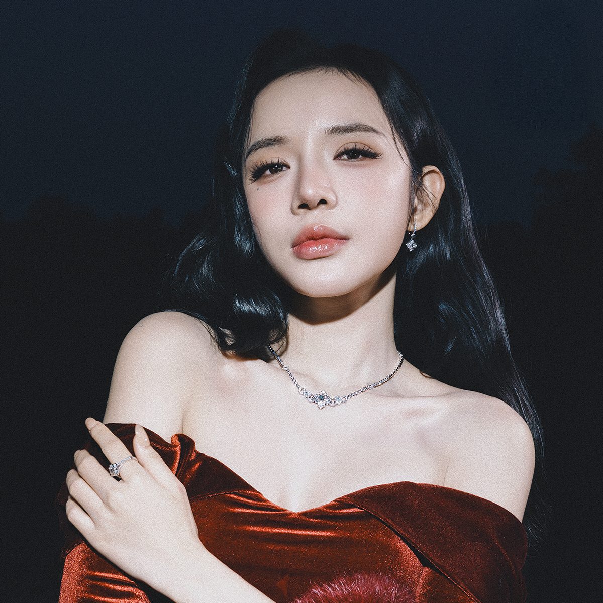 Khoảnh khắc rời khỏi bàn cờ: Câu chuyện phía sau sự thức tỉnh của LyLy trong Mưa rào và đại dương - 4