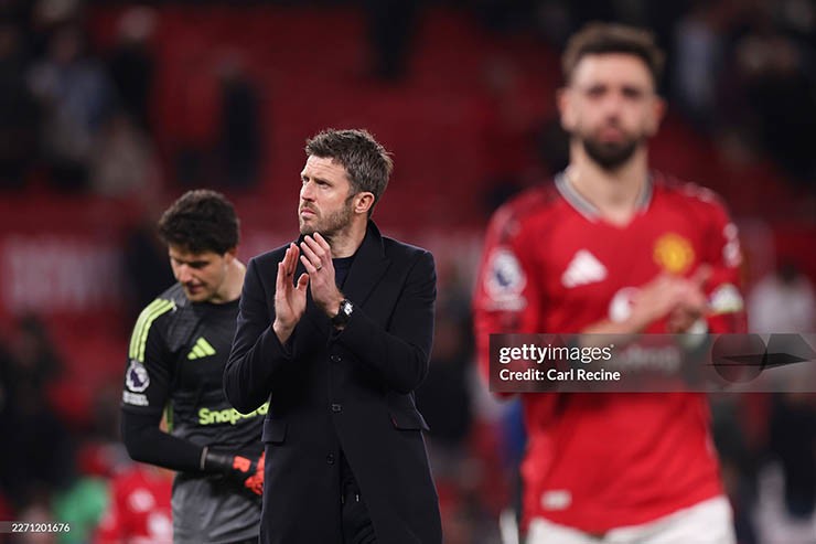 MU thua Leeds ngay tại sân nhà, giới chủ đẩy nhanh kế hoạch thay Carrick? - 2