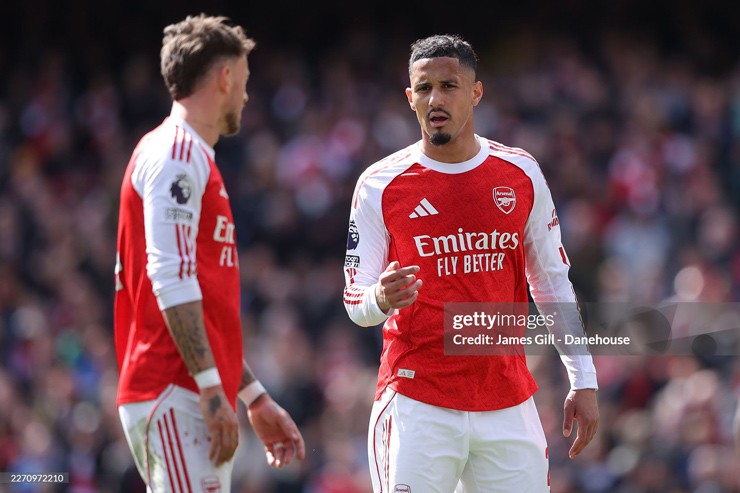 Arsenal sẽ là nhà vô địch lịch sử, hay chỉ là kẻ về nhì vĩ đại? - 1