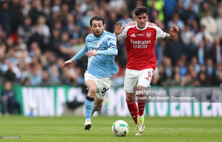 Arsenal sẽ là nhà vô địch lịch sử, hay chỉ là kẻ về nhì vĩ đại? - 2